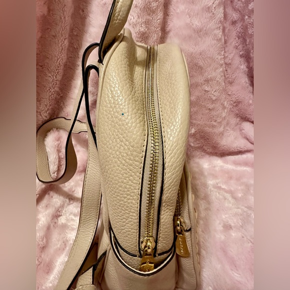 Authentic Michael Kors Leather backpack - Picture 5 of 10